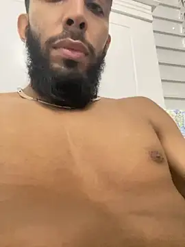 Snapshot of Alessandro__Rossi chatting on 28, 10, 2025 Alessandro Rossi online show from 28, 10, 2025