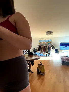 Snapshot of TheCinderella chatting on 3, 11, 2025 TheCinderella online show from 3, 11, 2025