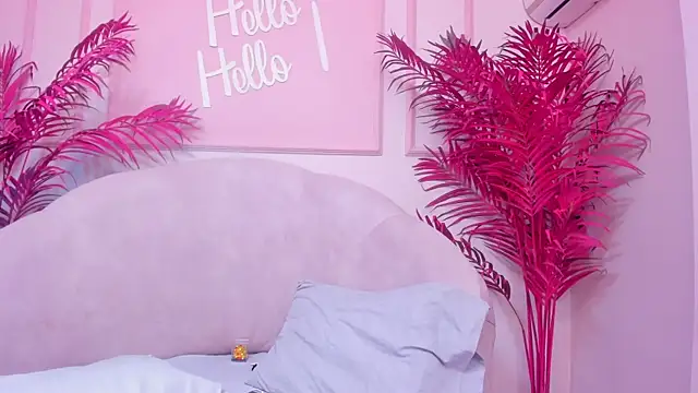 Natasharuso online show from 20, 2, 2025