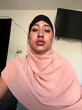 adila anich online show from 13, 9, 2025