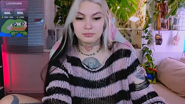 Snapshot of jelya_sg chatting on 4, 11, 2025 jelya sg online show from 4, 11, 2025