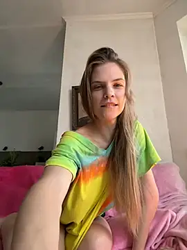 LeyaJohnson online show from 10, 1, 2025