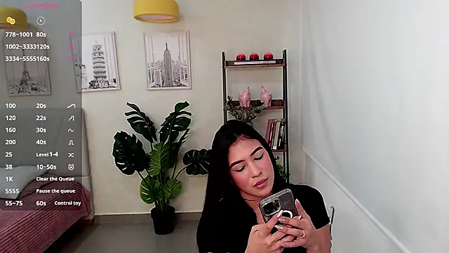 Sassy--Girl online show from 18, 2, 2025