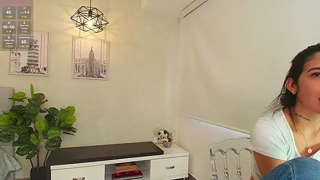 Sassy--Girl online show from 25, 9, 2025