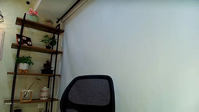 Sassy--Girl online show from 27, 2, 2026