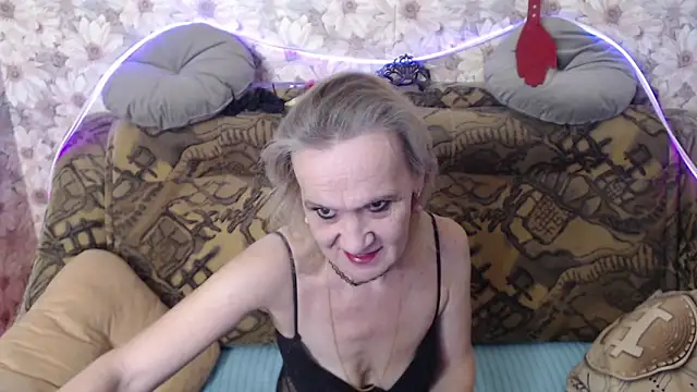 Snapshot of MissBekker chatting on 19, 11, 2025 MissBekker online show from 19, 11, 2025