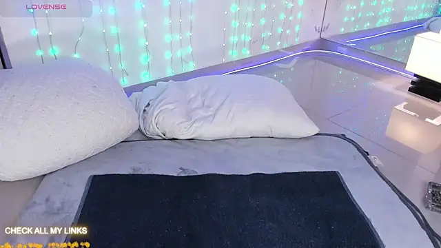 Snapshot of ohyesly_ chatting on 30, 9, 2025 ohyesly online show from 30, 9, 2025