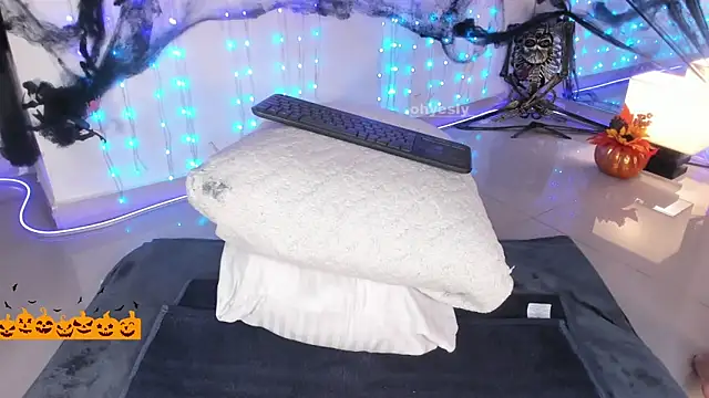 Snapshot of ohyesly_ chatting on 27, 10, 2025 ohyesly online show from 27, 10, 2025