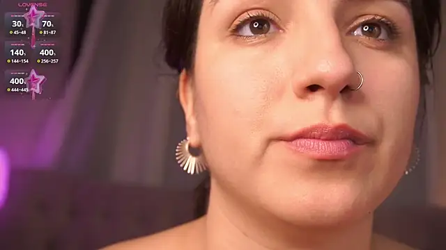 Daphne Moss online show from 5, 2, 2025