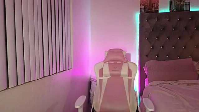 Snapshot of evajonez chatting on 21, 11, 2025 evajonez online show from 21, 11, 2025