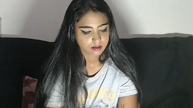 Delilah Blazee online show from 1, 2, 2025