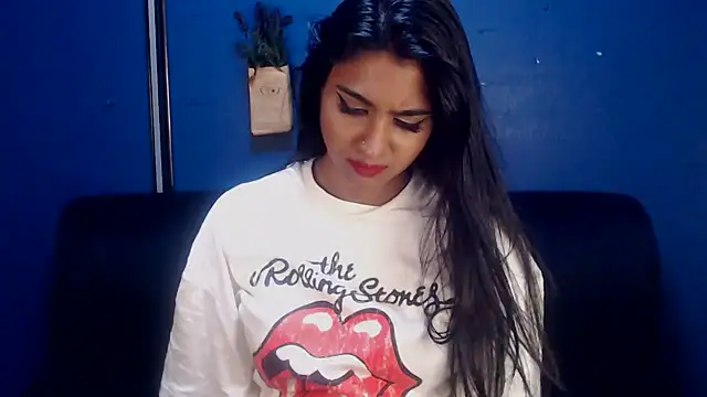 Delilah Blazee online show from 21, 3, 2025