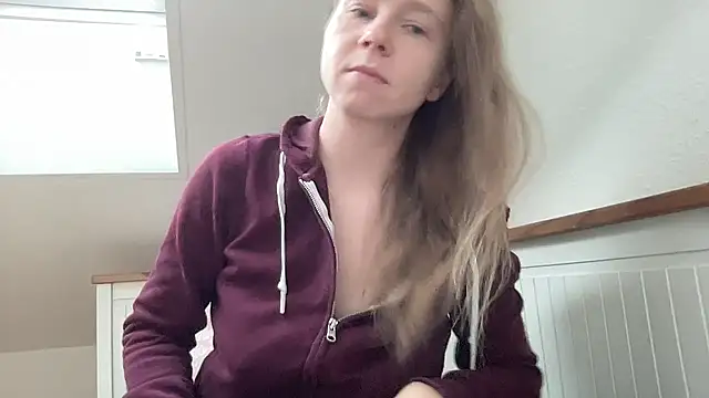 Snapshot of SweetLucy96 chatting on 22, 12, 2024 SweetLucy96 online show from 22, 12, 2024