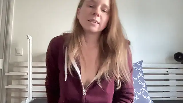 Snapshot of SweetLucy96 chatting on 24, 12, 2024 SweetLucy96 online show from 24, 12, 2024