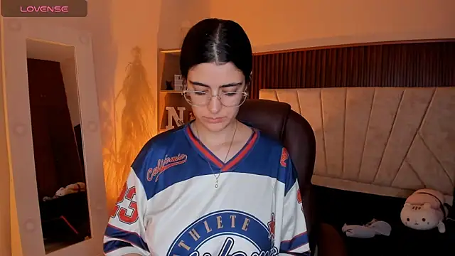 Snapshot of _Niah_ chatting on 8, 2, 2026 Niah online show from 8, 2, 2026