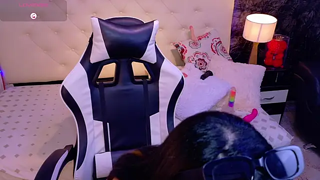 tamara colliins  online show from 4, 2, 2026