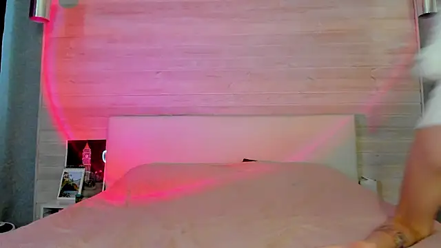 molly hunt  online show from 3, 2, 2026