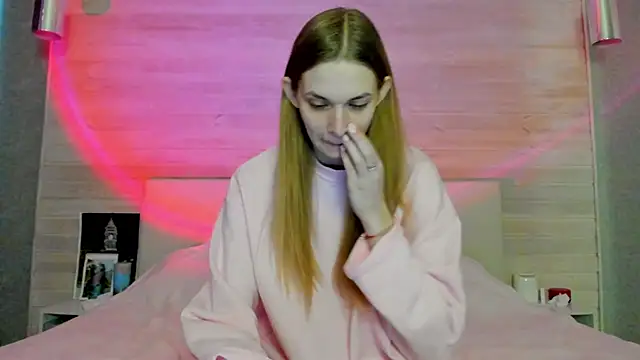 molly hunt  online show from 25, 2, 2026