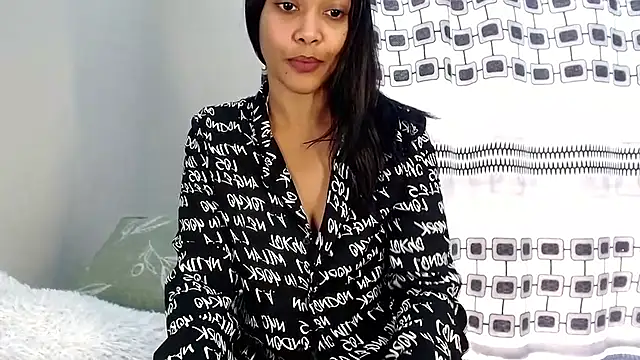 Snapshot of _MoniqueLovay_ chatting on 7, 7, 2026 MoniqueLovay online show from 7, 7, 2026