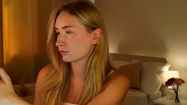 Snapshot of bella__rose chatting on 29, 4, 2026 bella rose online show from 29, 4, 2026