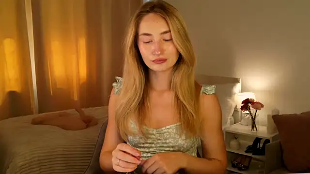 Snapshot of bella__rose chatting on 6, 6, 2026 bella rose online show from 6, 6, 2026