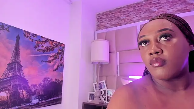 ShaniaBrownn online show from 17, 4, 2026