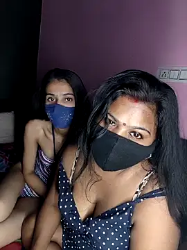 Snapshot of cutee__crazy chatting on 27, 11, 2025 cutee crazy online show from 27, 11, 2025