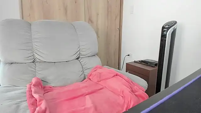 xspecialoomx online show from 27, 4, 2026