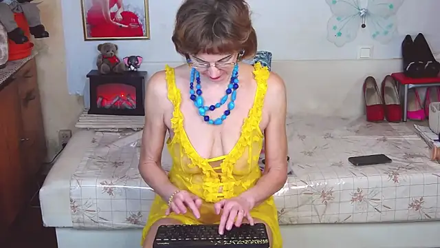 Snapshot of FairyHairyNina chatting on 27, 12, 2024 FairyHairyNina online show from 27, 12, 2024