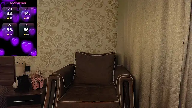 Snapshot of AgnesGraham chatting on 31, 10, 2025 AgnesGraham online show from 31, 10, 2025