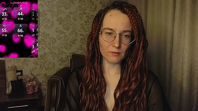 Snapshot of AgnesGraham chatting on 5, 11, 2025 AgnesGraham online show from 5, 11, 2025