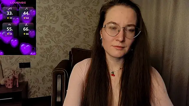 Snapshot of AgnesGraham chatting on 3, 12, 2025 AgnesGraham online show from 3, 12, 2025