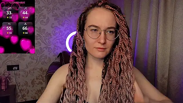 Snapshot of AgnesGraham chatting on 19, 12, 2025 AgnesGraham online show from 19, 12, 2025