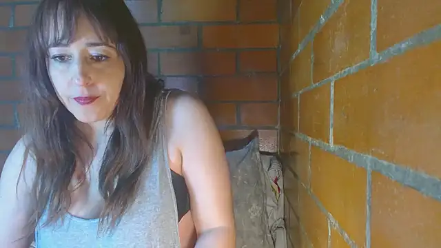 jenniferS  online show from 9, 3, 2025