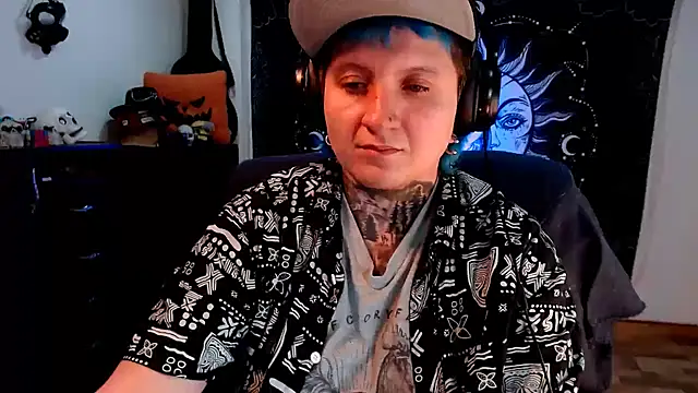 Marieblueeyes online show from 4, 2, 2025