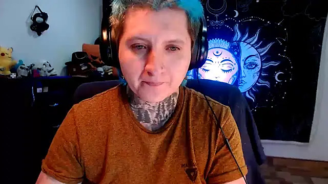 Marieblueeyes online show from 6, 2, 2025