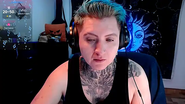 Marieblueeyes online show from 15, 2, 2025