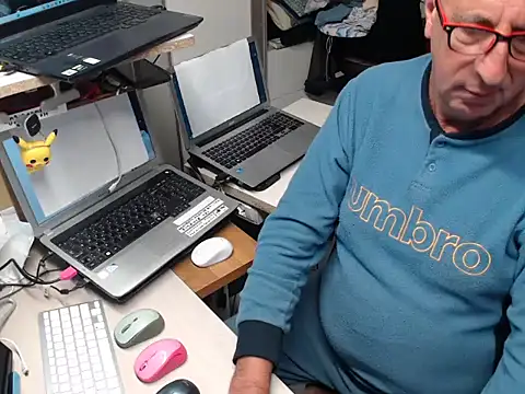 Snapshot of firenze77 chatting on 4, 5, 2026 firenze77 online show from 4, 5, 2026