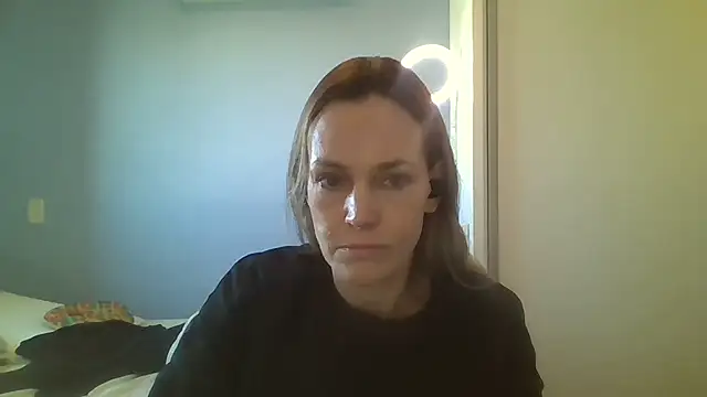 Snapshot of Annylove1 chatting on 23, 10, 2025 Annylove1 online show from 23, 10, 2025