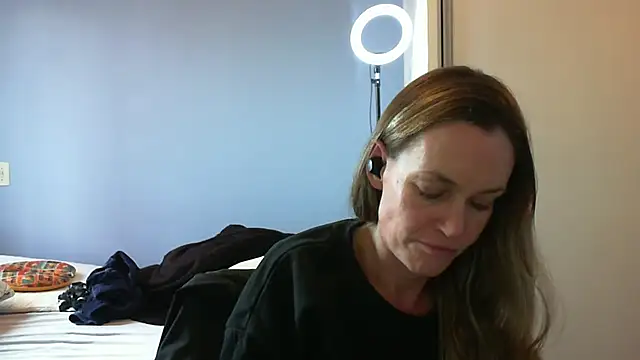 Snapshot of Annylove1 chatting on 31, 10, 2025 Annylove1 online show from 31, 10, 2025