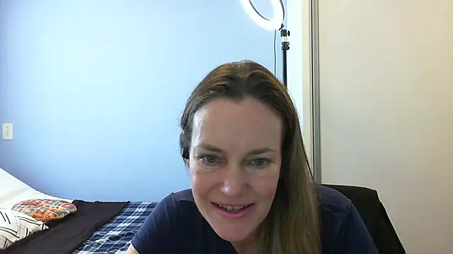 Snapshot of Annylove1 chatting on 5, 11, 2025 Annylove1 online show from 5, 11, 2025