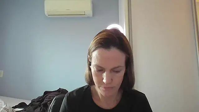 Snapshot of Annylove1 chatting on 14, 11, 2025 Annylove1 online show from 14, 11, 2025