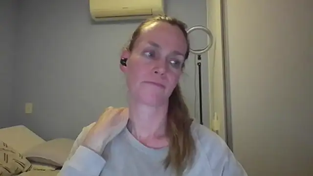 Snapshot of Annylove1 chatting on 20, 11, 2025 Annylove1 online show from 20, 11, 2025