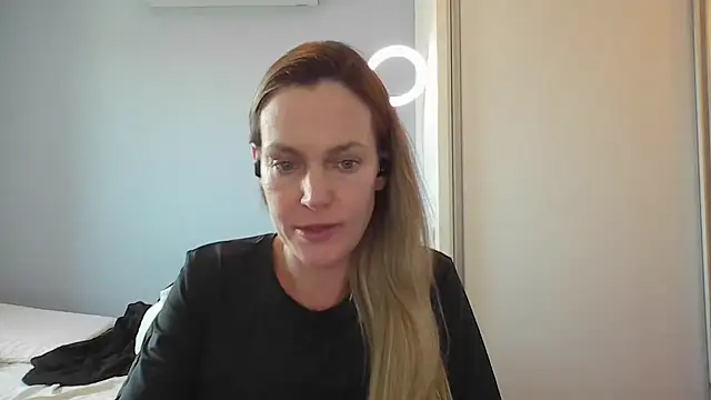 Snapshot of Annylove1 chatting on 21, 11, 2025 Annylove1 online show from 21, 11, 2025