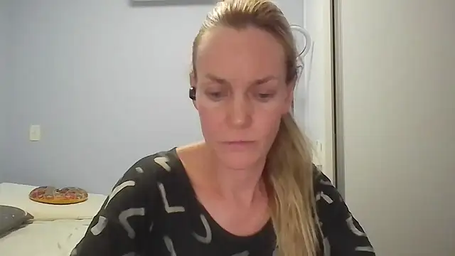 Annylove1 online show from 10, 4, 2026