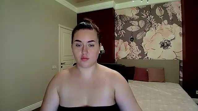 Roxie Bradley online show from 30, 9, 2025