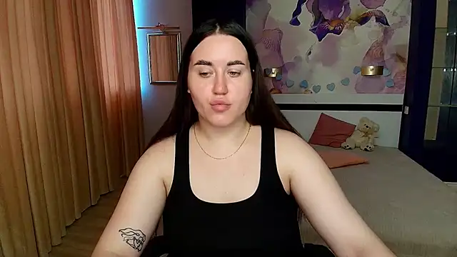 Roxie Bradley online show from 20, 7, 2026