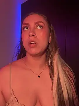 Im sophiie online show from 13, 2, 2025