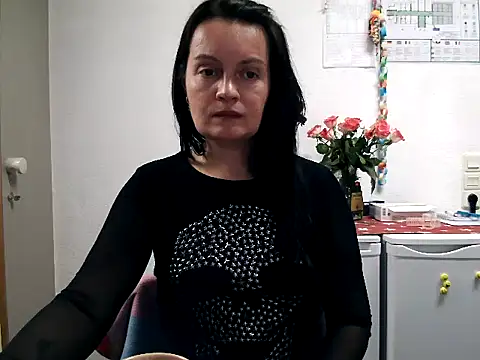 Snapshot of LoveNBloom chatting on 9, 3, 2025 LoveNBloom online show from 9, 3, 2025