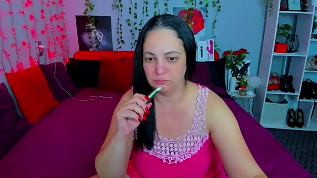 Snapshot of DarlingMilf chatting on 9, 9, 2025 DarlingMilf online show from 9, 9, 2025